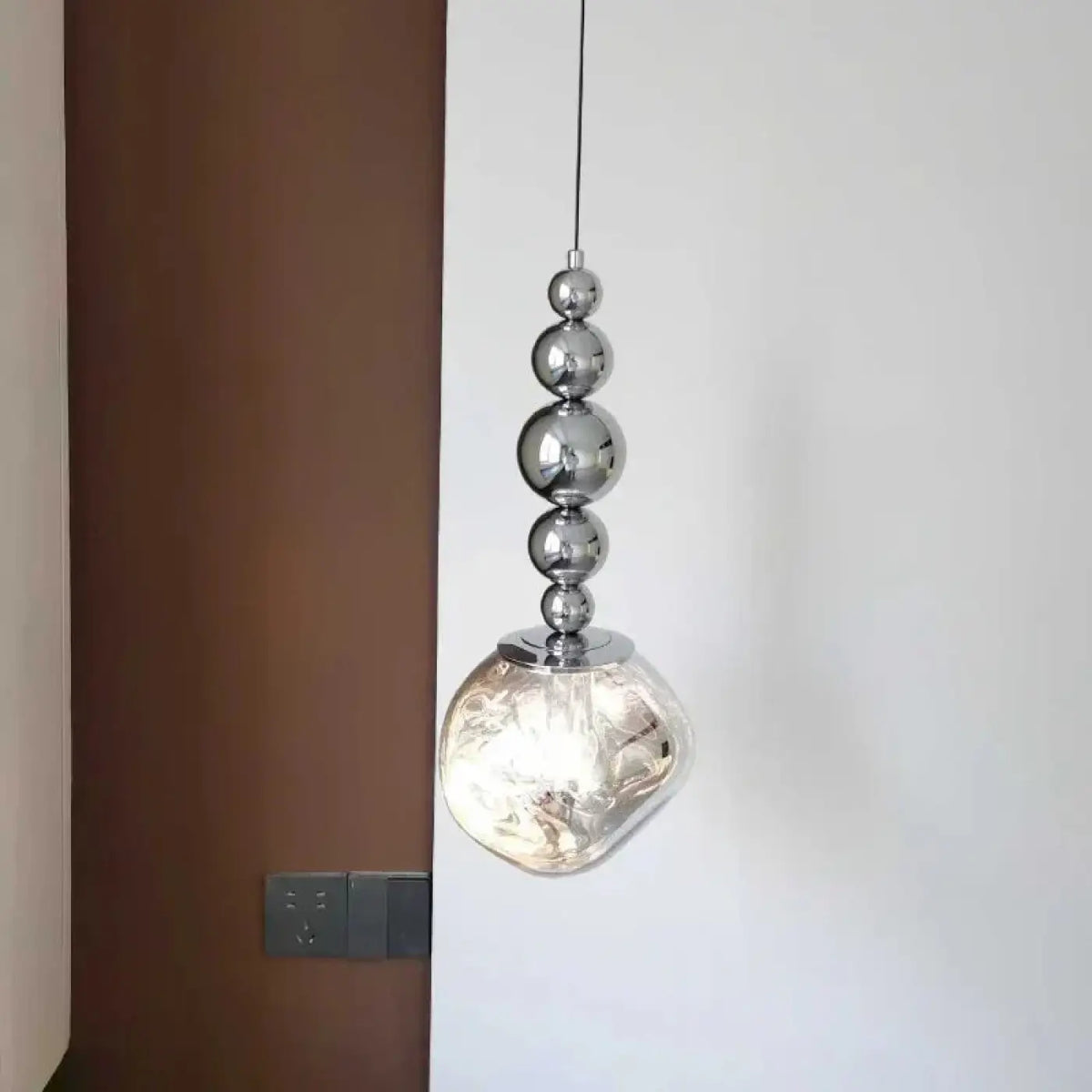 Suspension en Métal Chromé et Verre Opalin – Flevo