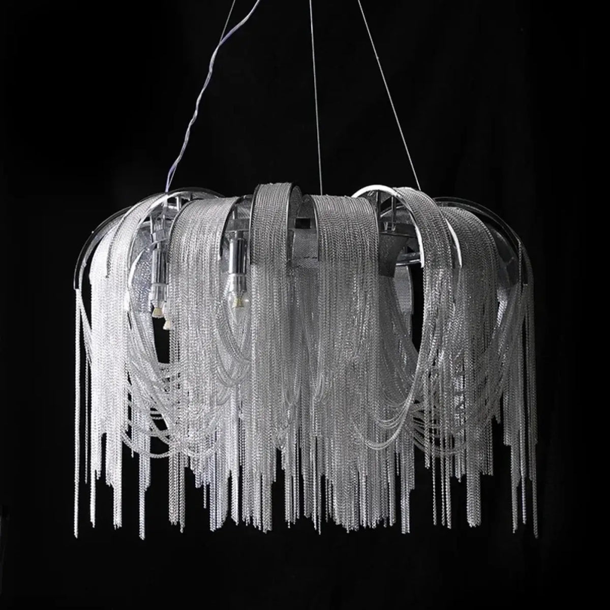 Suspension à Chaînes Lumineuses – Flona