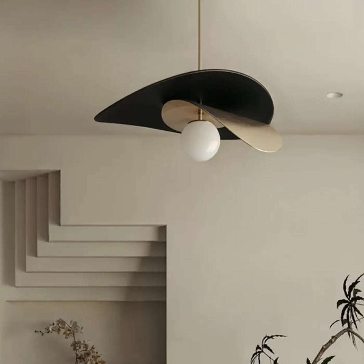 Suspension Épurée Métal Noir et Doré – Vimis
