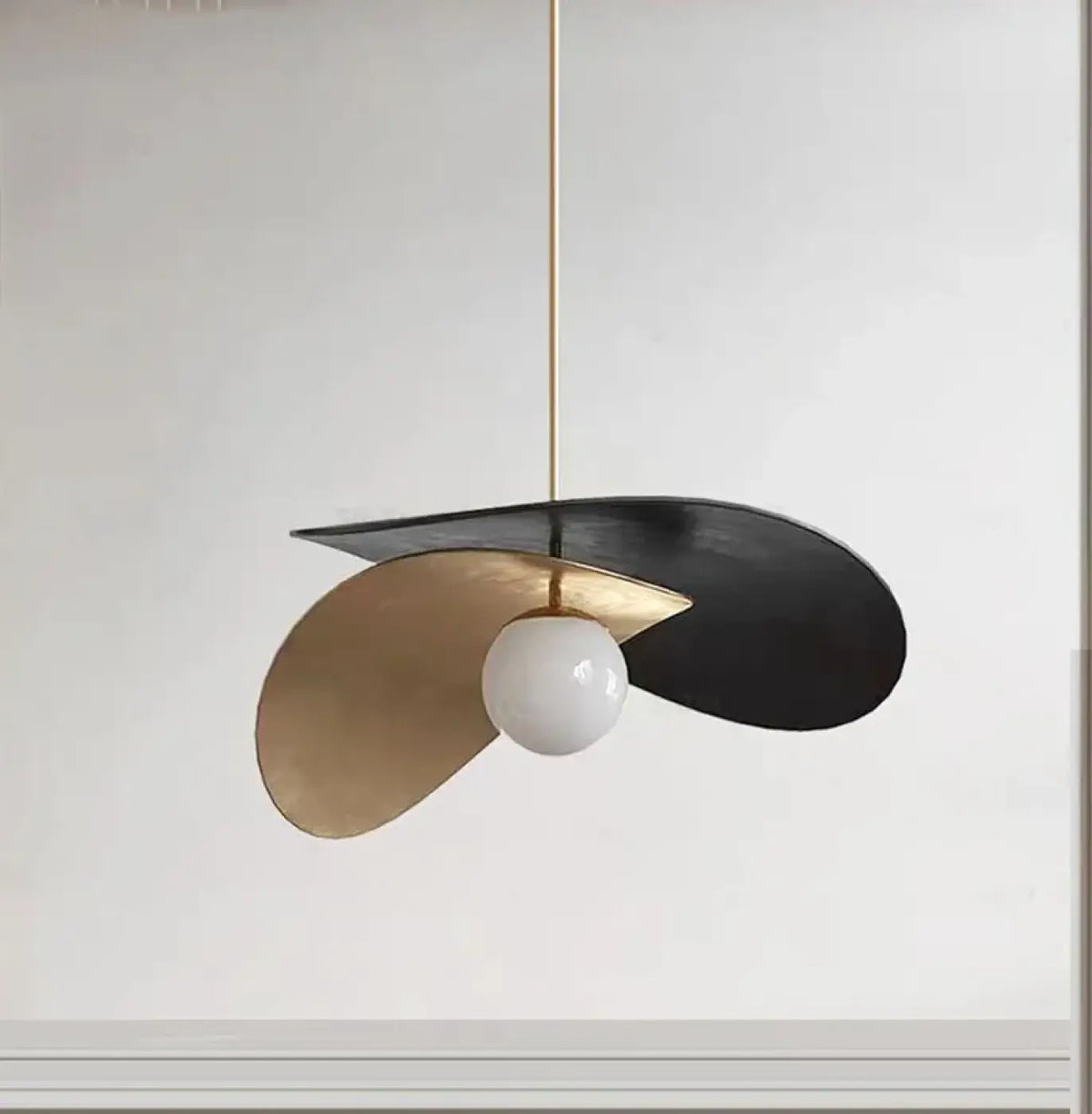 Suspension Épurée Métal Noir et Doré – Vimis