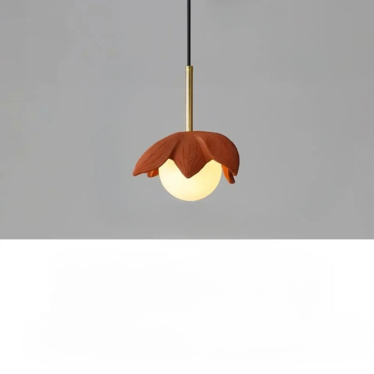 Suspension Florale à Globe Opalin – Fovan