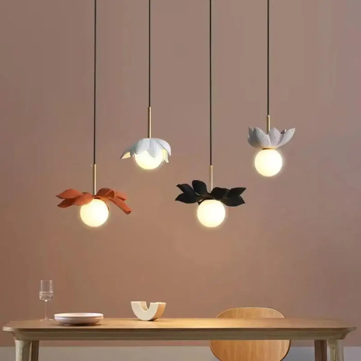 Suspension Florale à Globe Opalin – Fovan