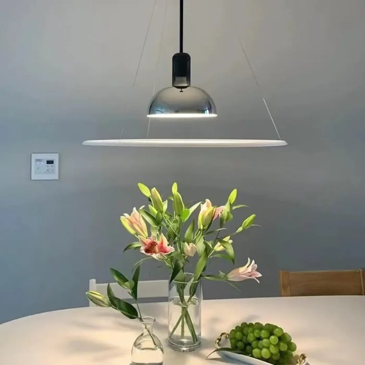 Suspension Design Graphique Contrastée – Davel
