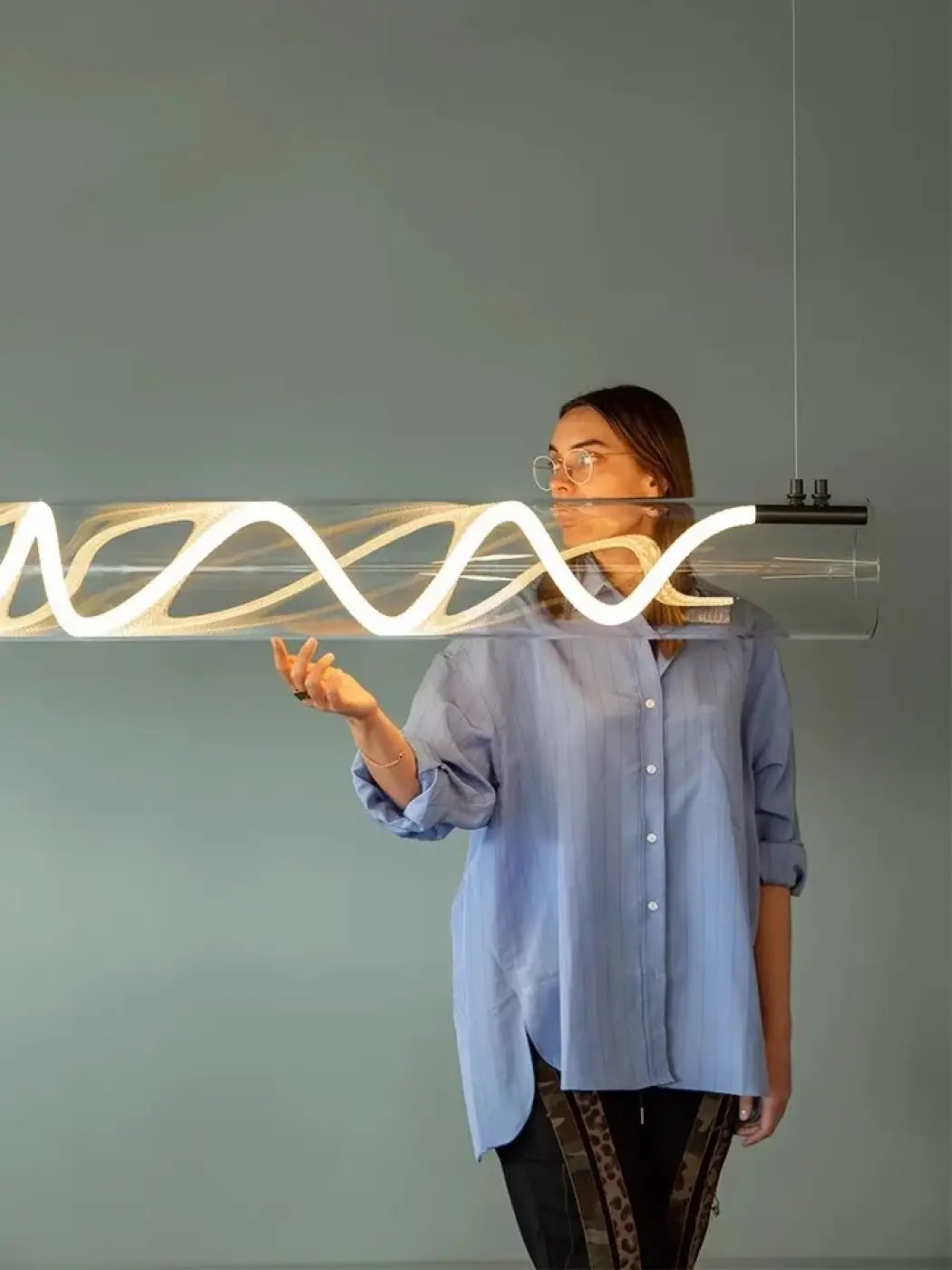 Suspension Tube en Verre LED Torsadée – Gravio