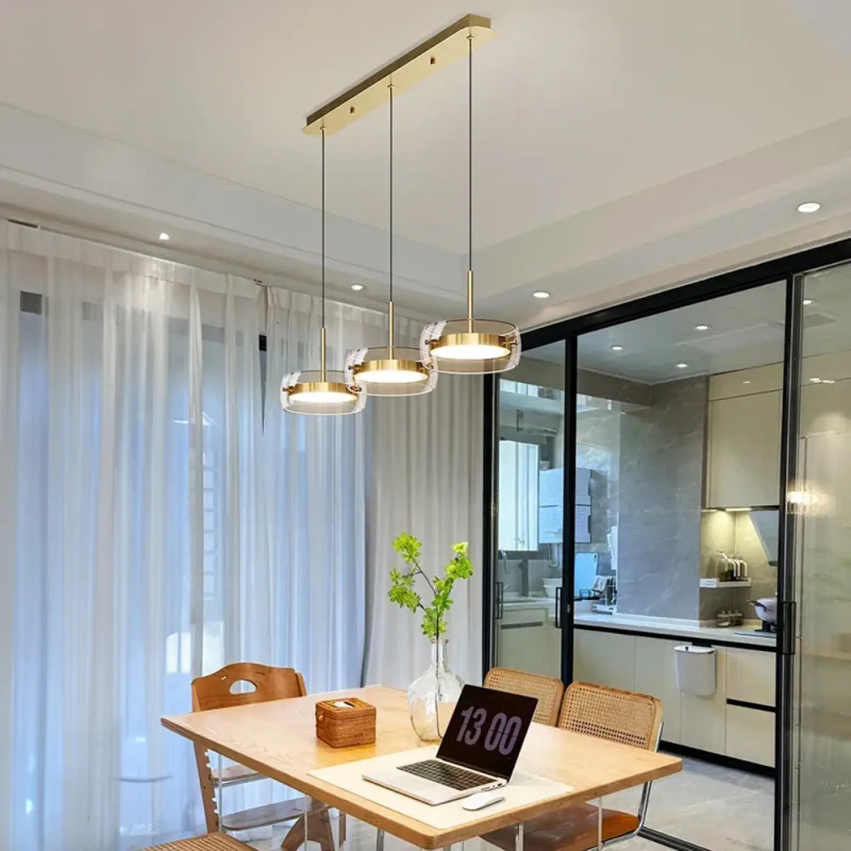 Suspension Dorée à Trois Têtes LED – Rivo