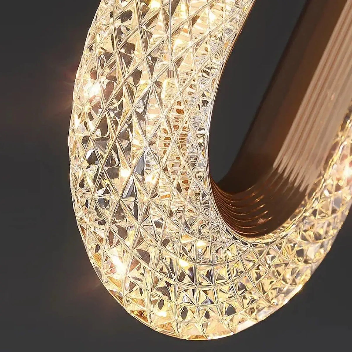 Suspension LED Dorée Ronde ou Ovale – Binio