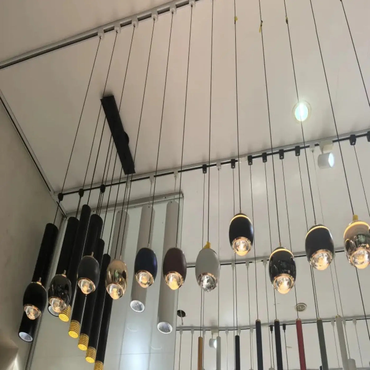 Suspension Boule Métal Noir et Doré – Risane