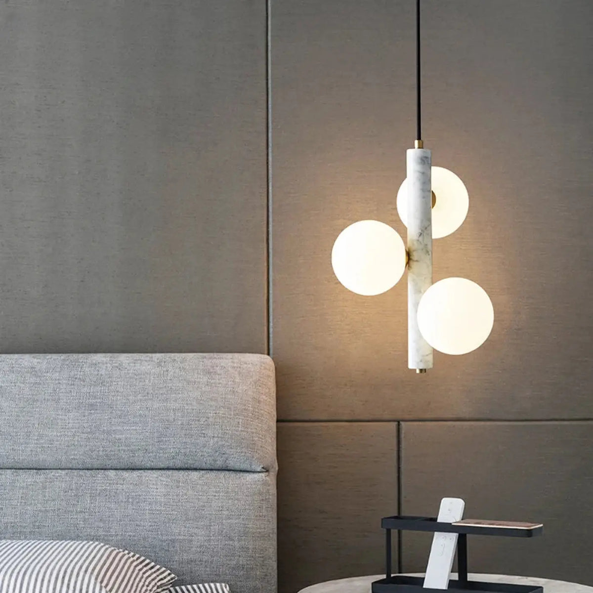 Suspension Globes Opalins – Bavan
