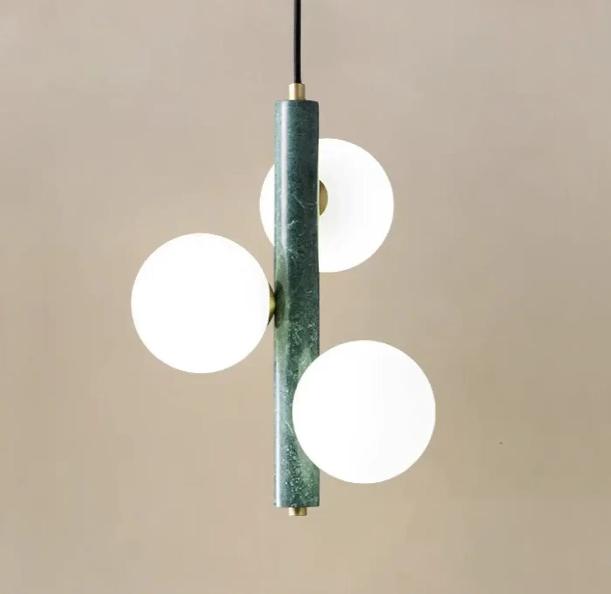Suspension Globes Opalins – Bavan