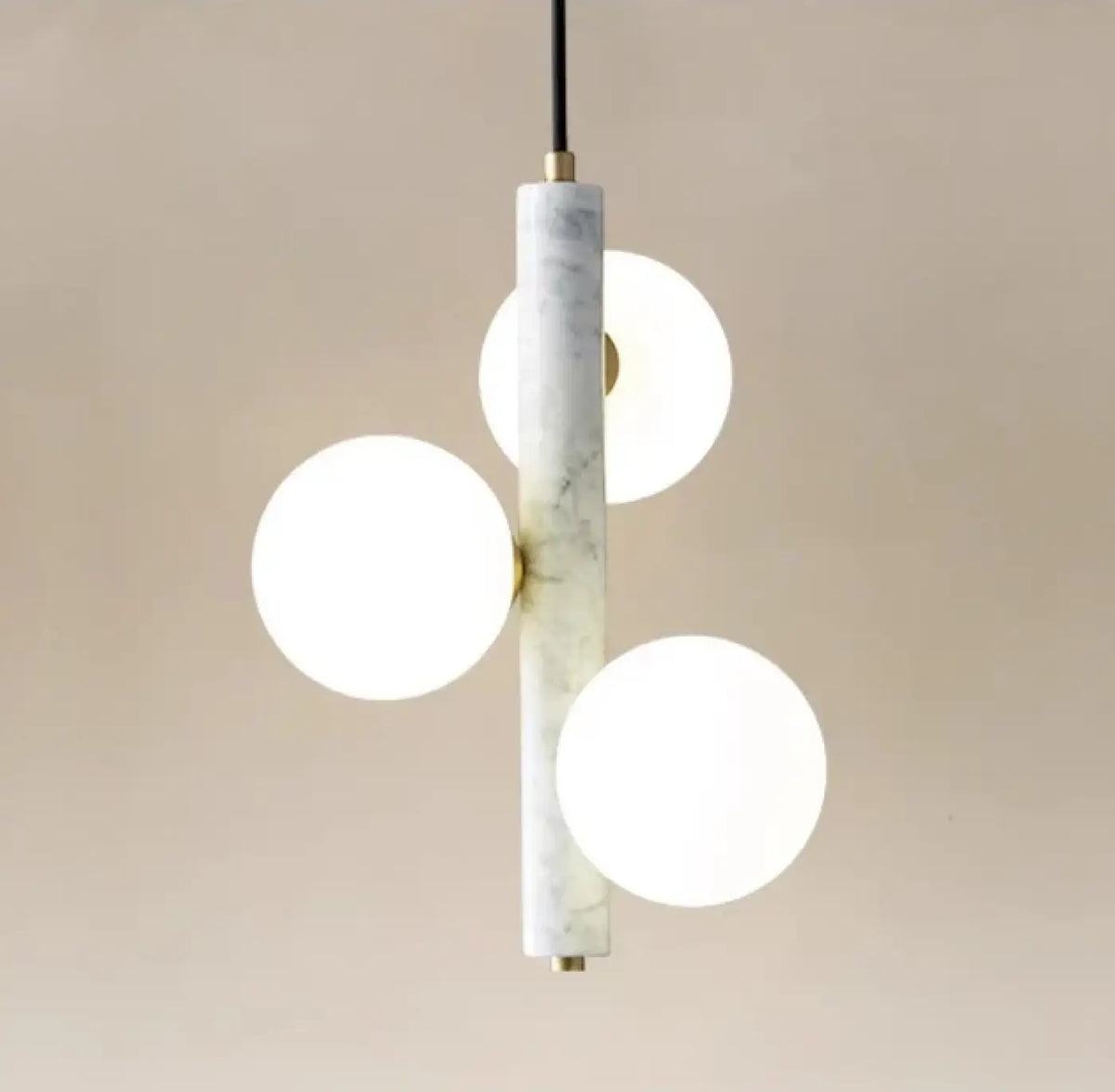 Suspension Globes Opalins – Bavan