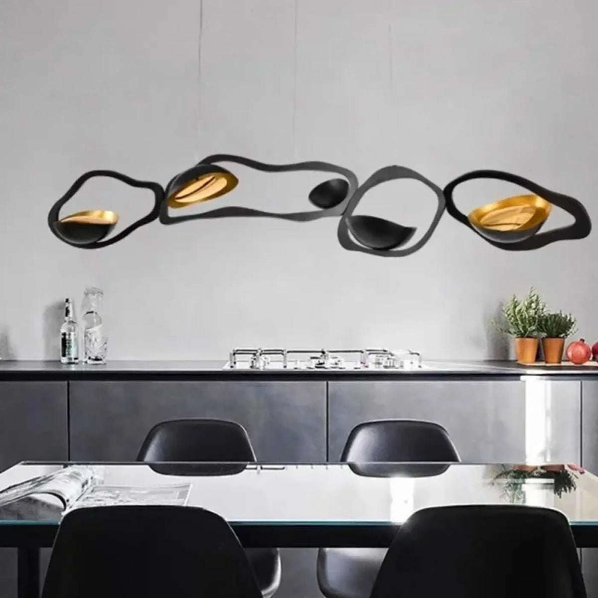 Suspension Noir et Doré Futuriste – Bidette