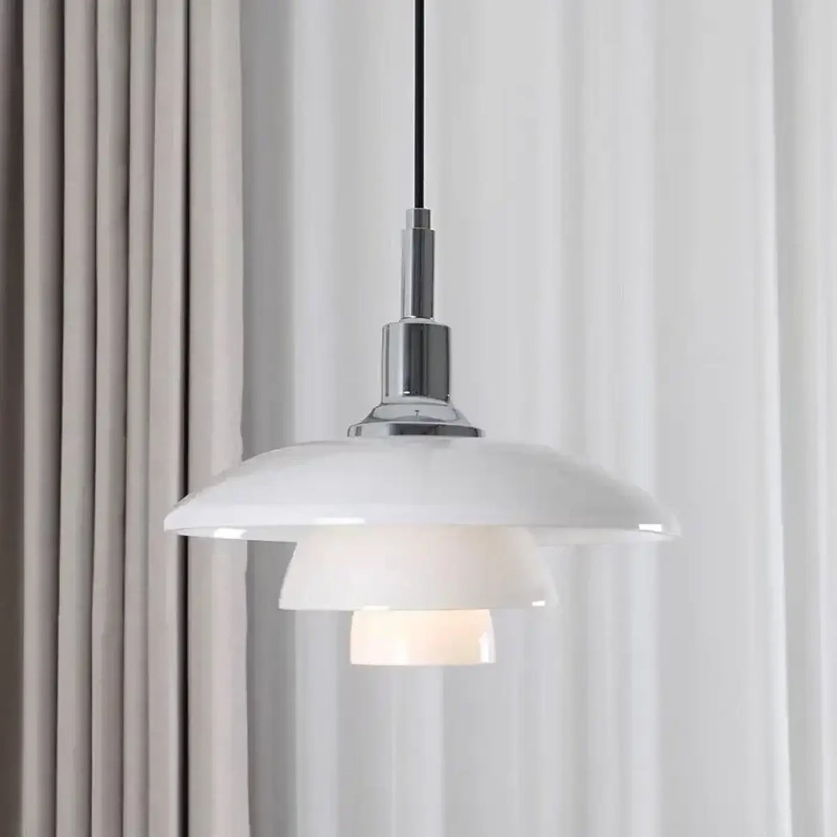 Suspension Danoise en Verre Opalin et Doré – Jadia