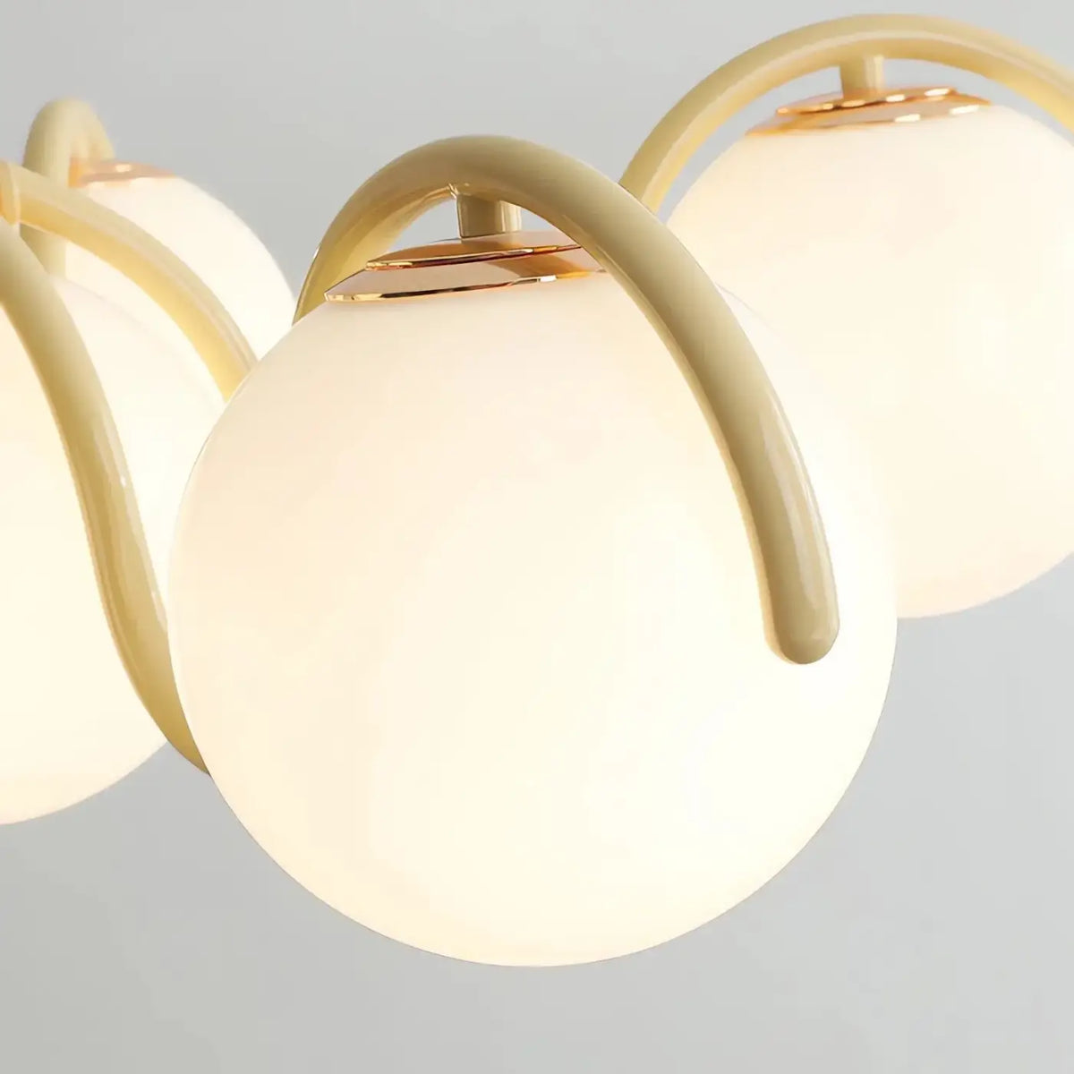Suspension Six Boules Blanches – Fovio