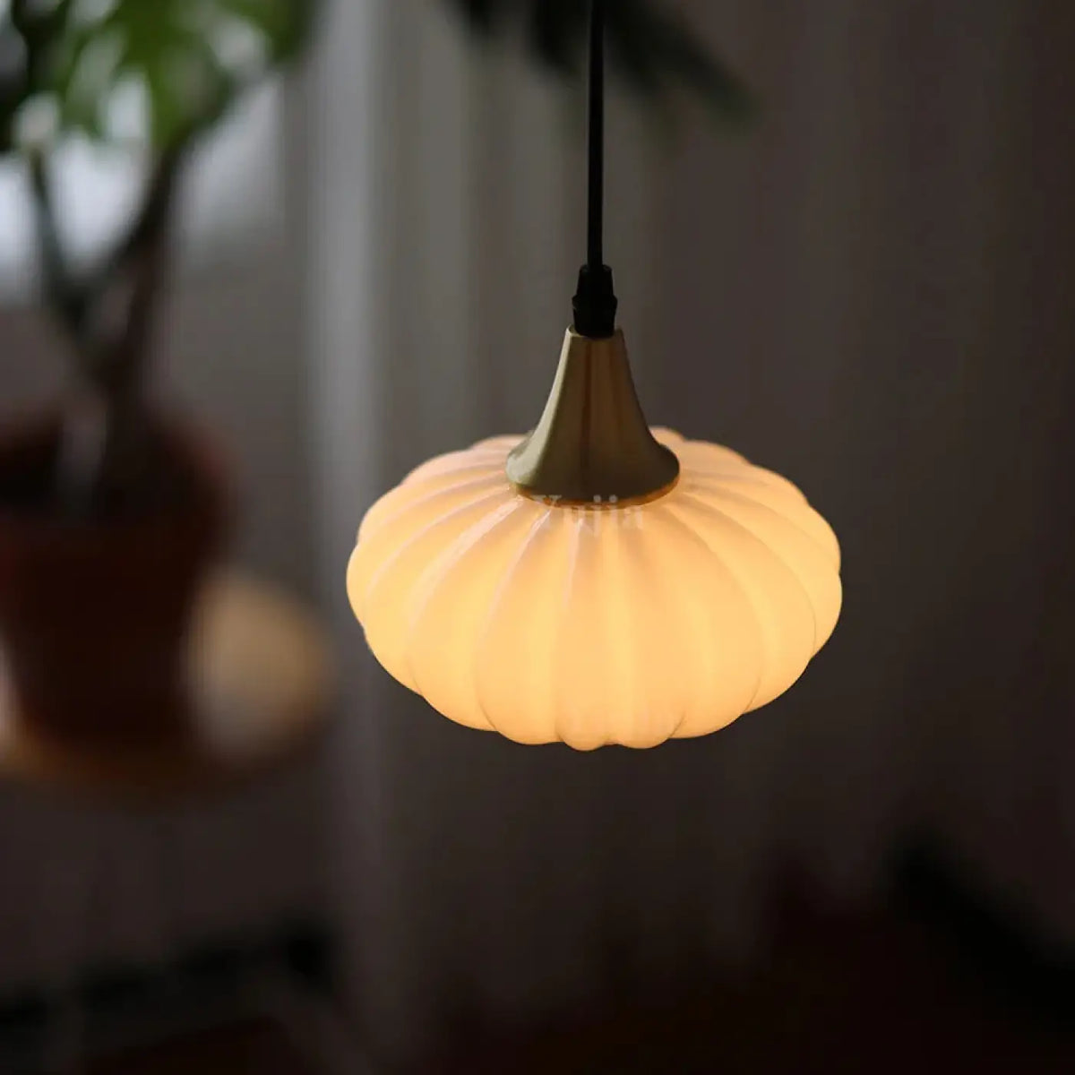 Suspension Vintage en Verre Opalin – Danine