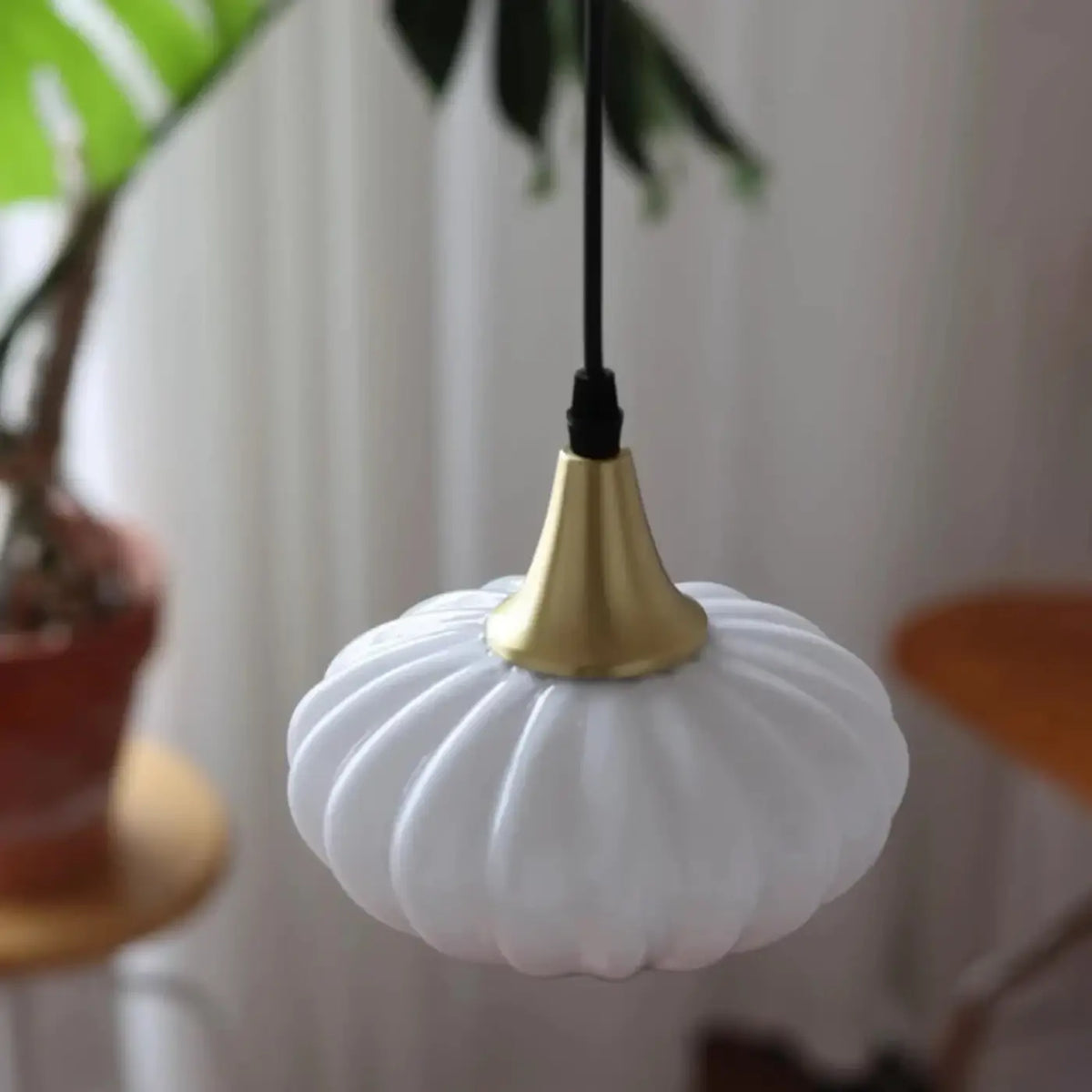 Suspension Vintage en Verre Opalin – Danine