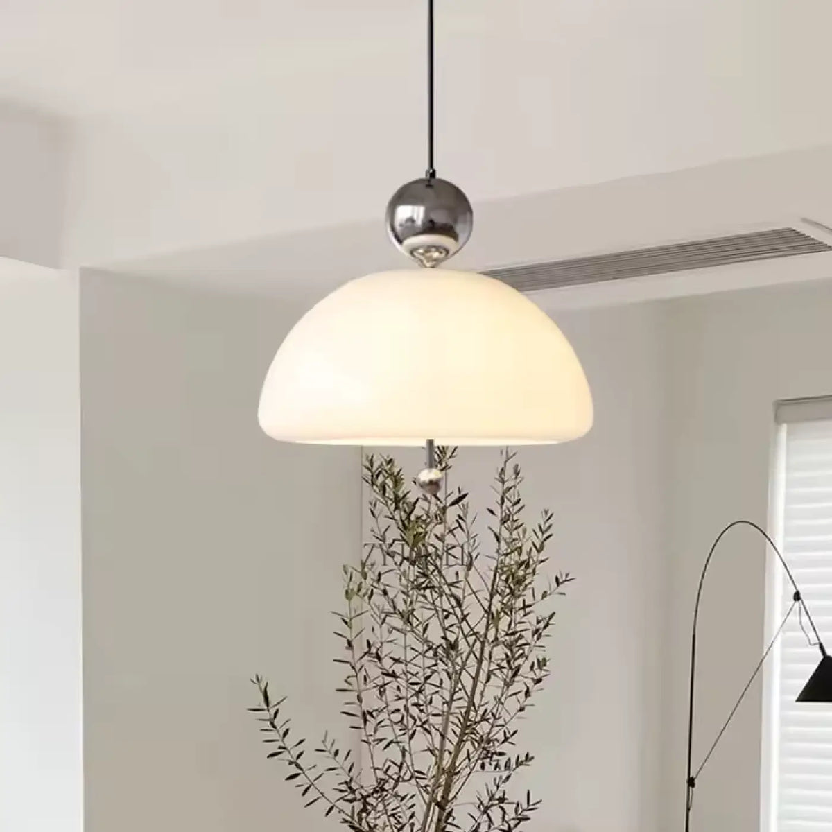 Suspension Demi-Globe en Verre Blanc – Clonine