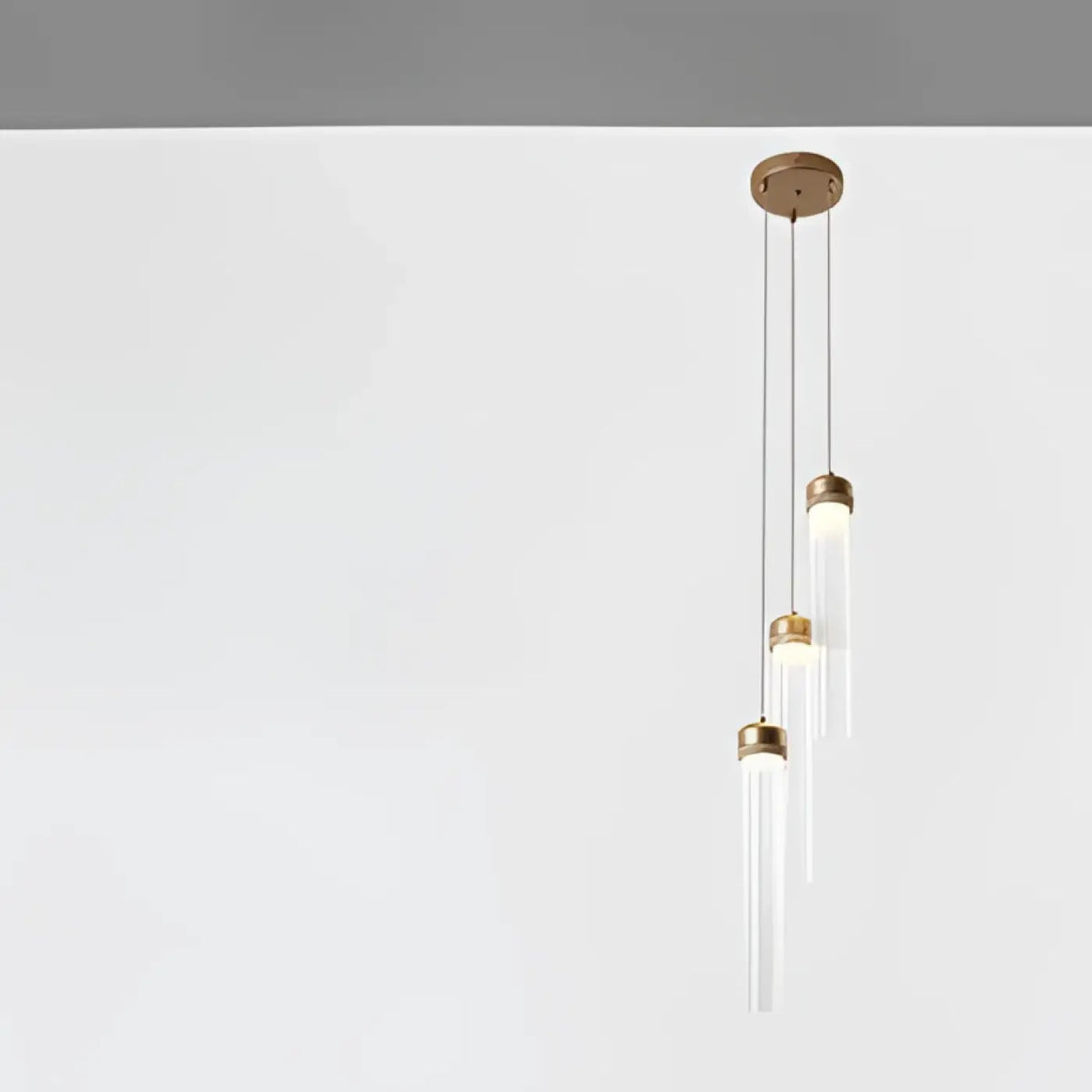 Suspension en Verre Rainuré et Laiton Doré – Grerio