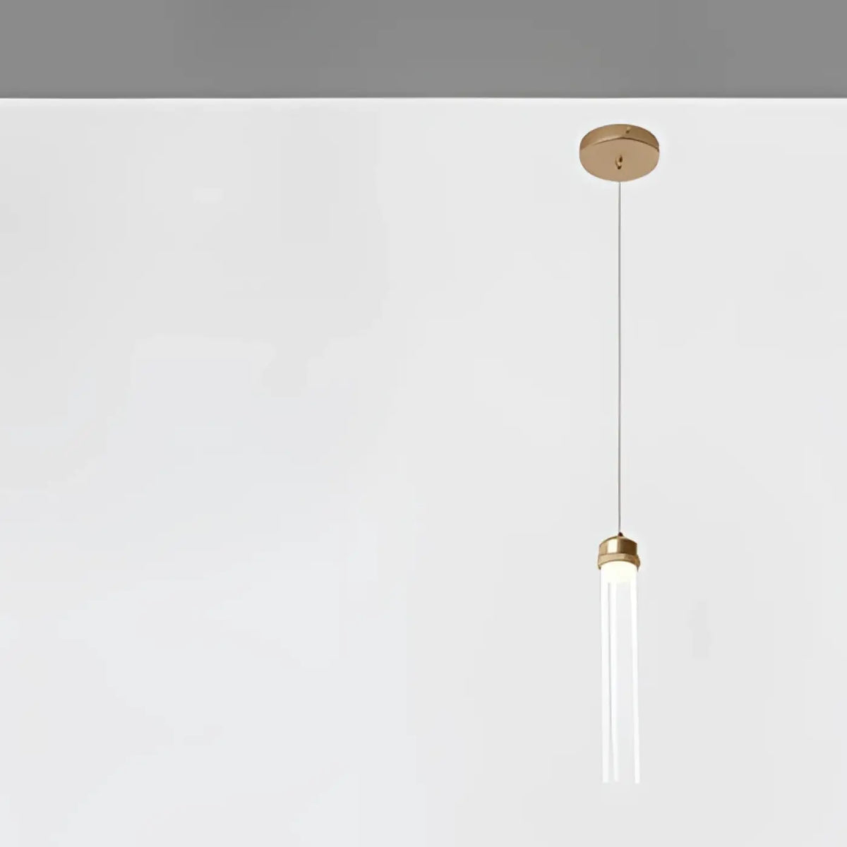Suspension en Verre Rainuré et Laiton Doré – Grerio