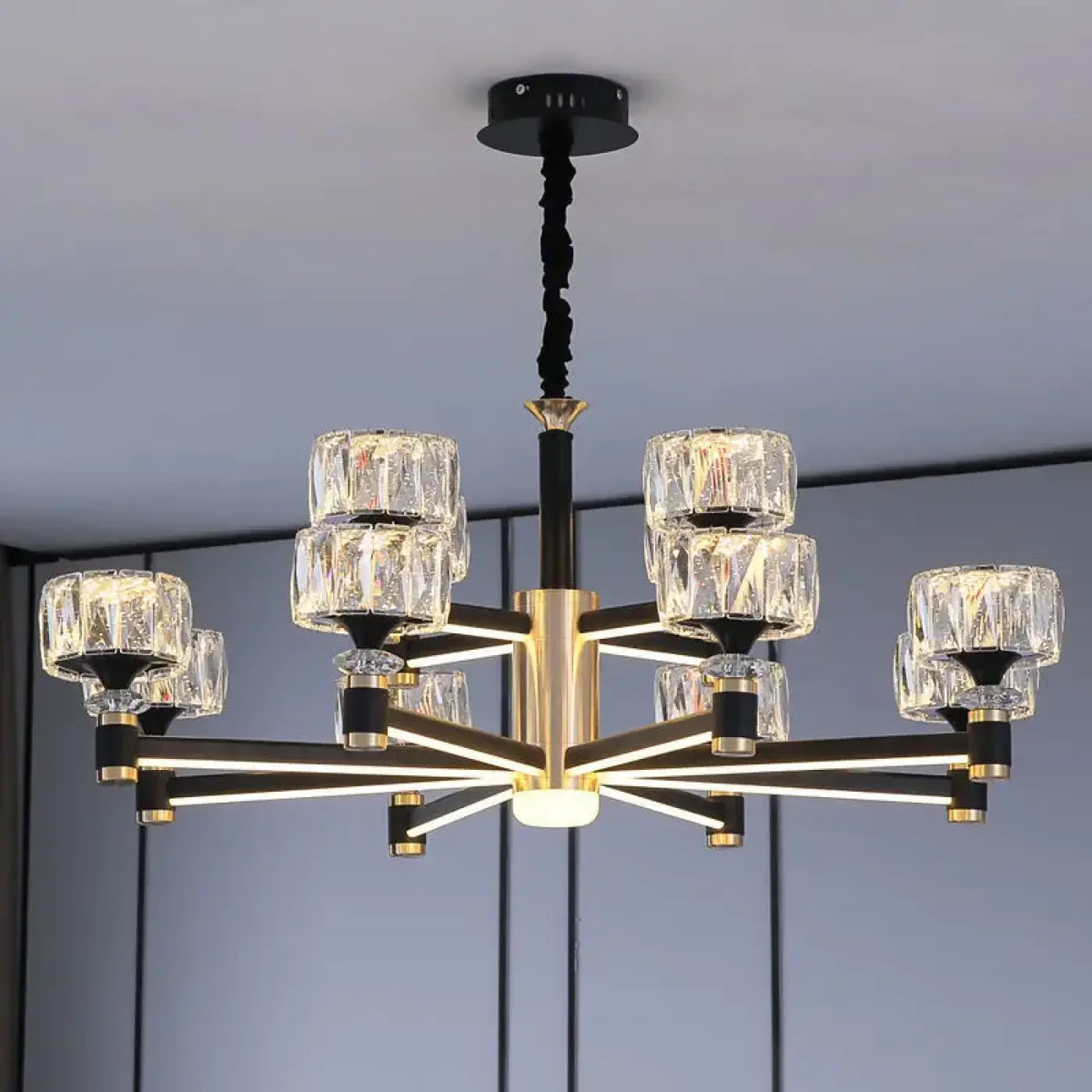 Suspension Verre Taillé Noir et Doré – Bavon