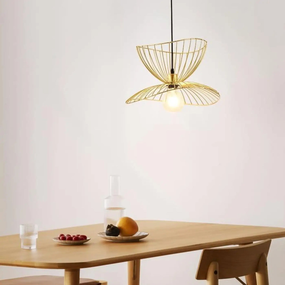 Suspension Métallique Intemporelle – Nario