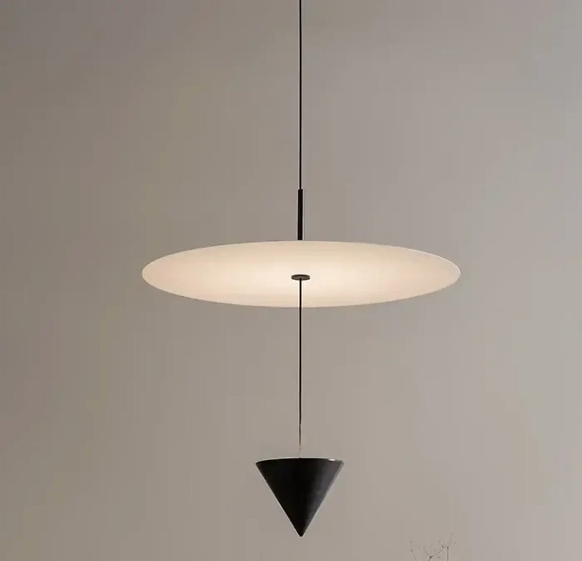 Suspension Cône Noir et Disque Flottant – Todio