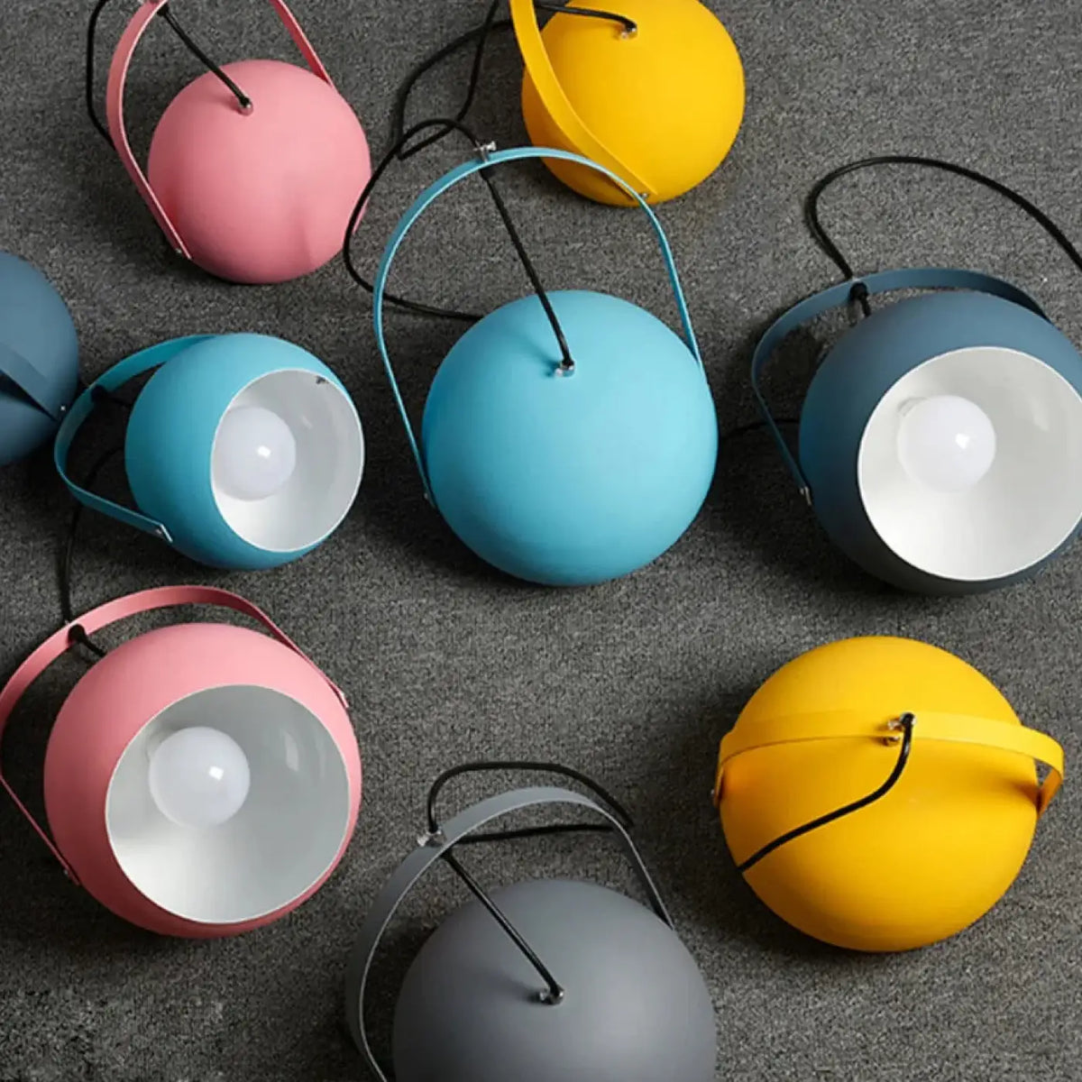 Suspension Industrielle en Métal Coloré – Todelle