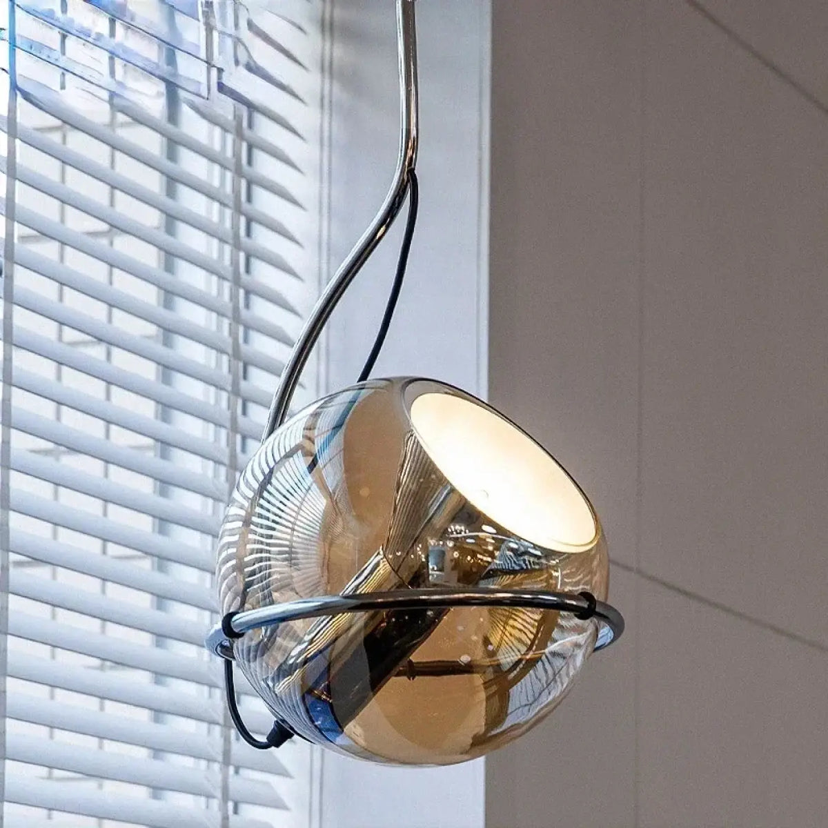 Suspension Sphère Dorée Effet Miroir – Rino
