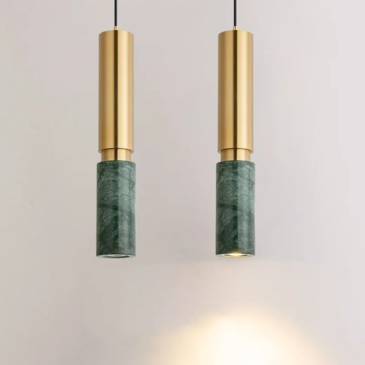 Suspension Moderne Tube Doré et Marbre – Korine