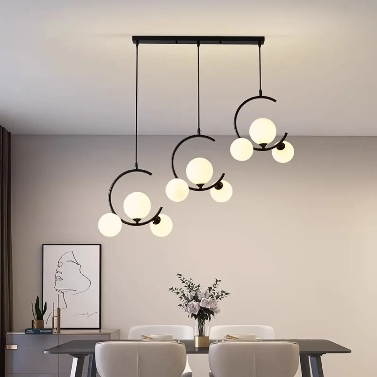 Suspension Noire Anneaux et Globes Opalins – Kalio