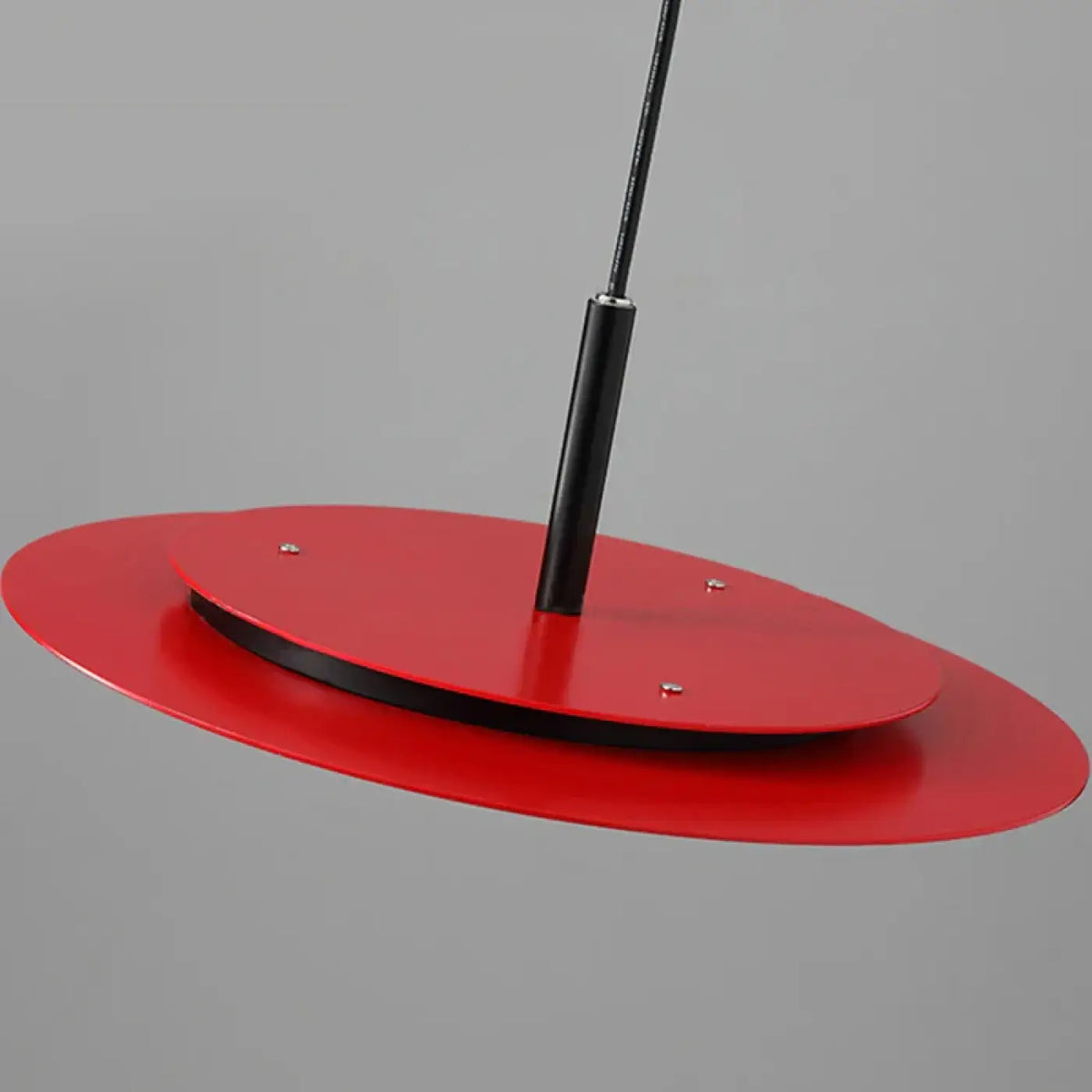 Suspension Plate en Métal Noir et Rouge – Fosio