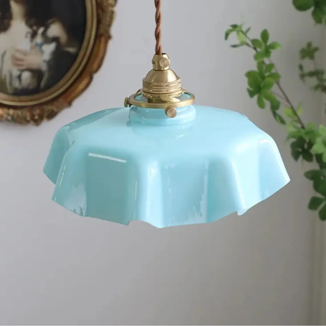 Suspension Rétro en Verre Ondulé et Laiton – Breline