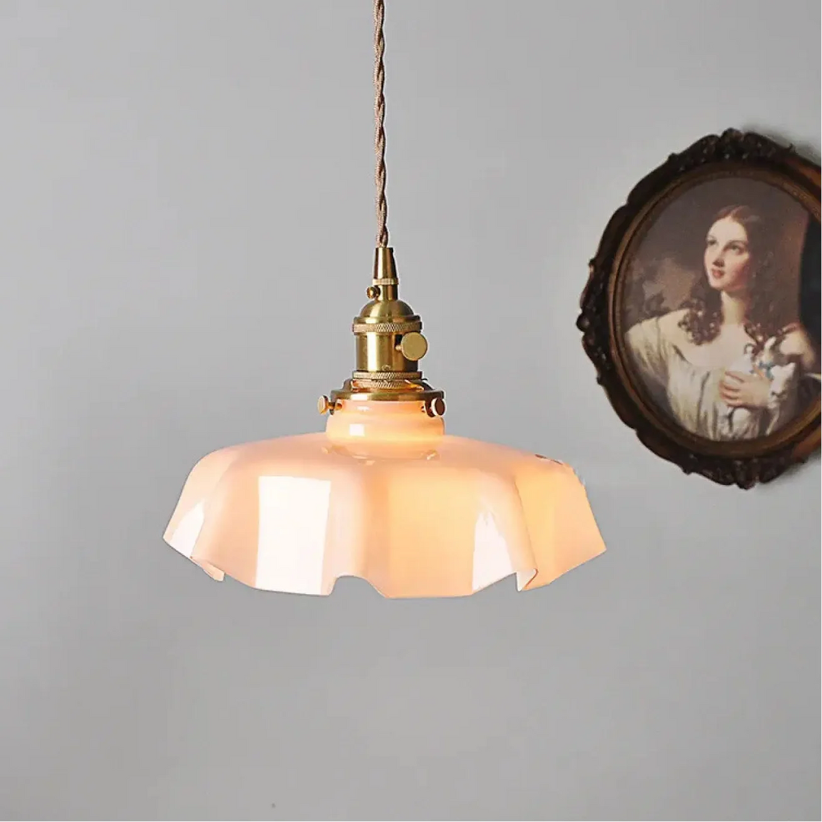 Suspension Rétro en Verre Ondulé et Laiton – Breline