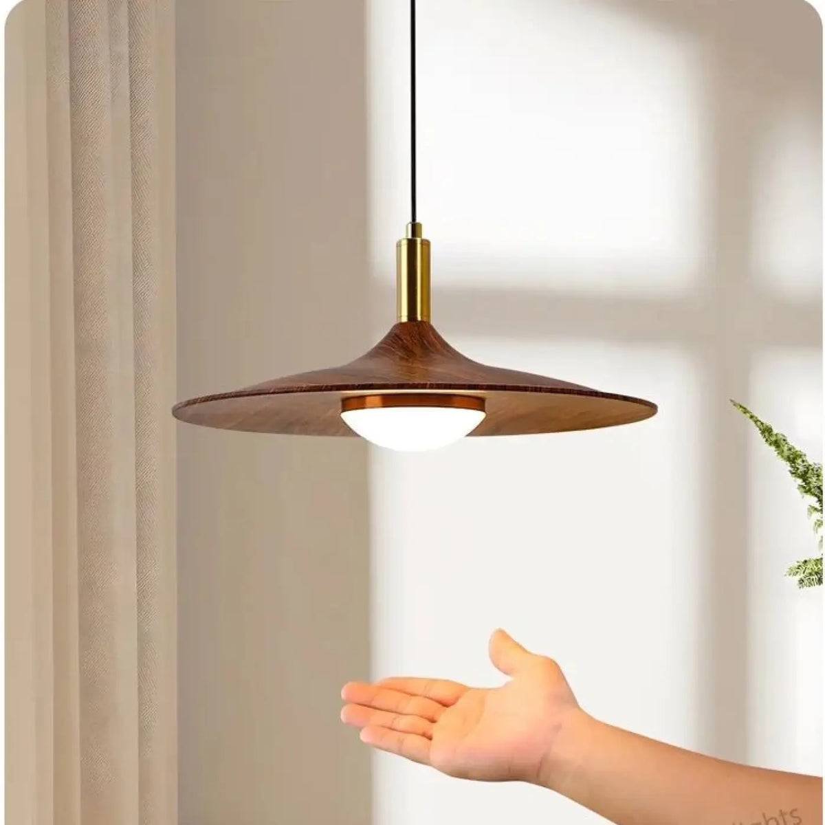 Suspension Scandinave Acrylique et Métal Doré – Lovan