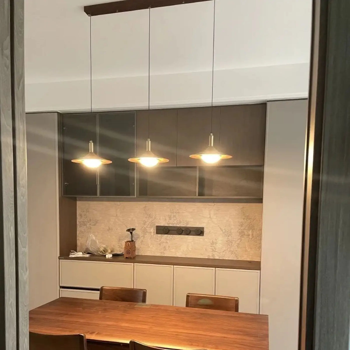 Suspension Scandinave Acrylique et Métal Doré – Lovan