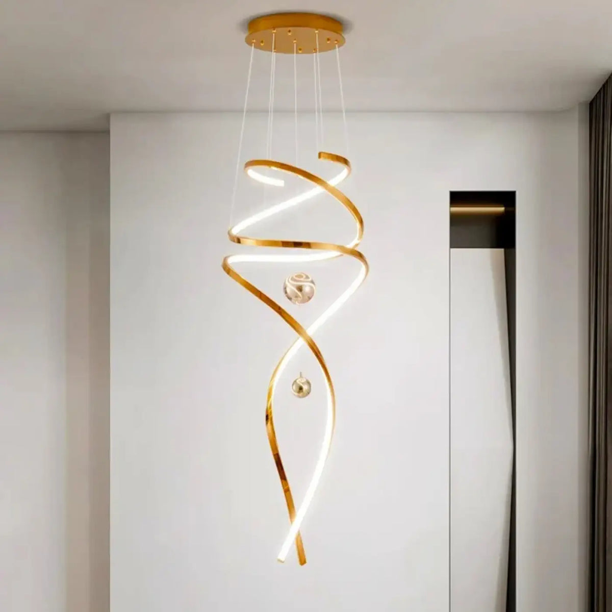Suspension Spirale LED Dorée – Bisan