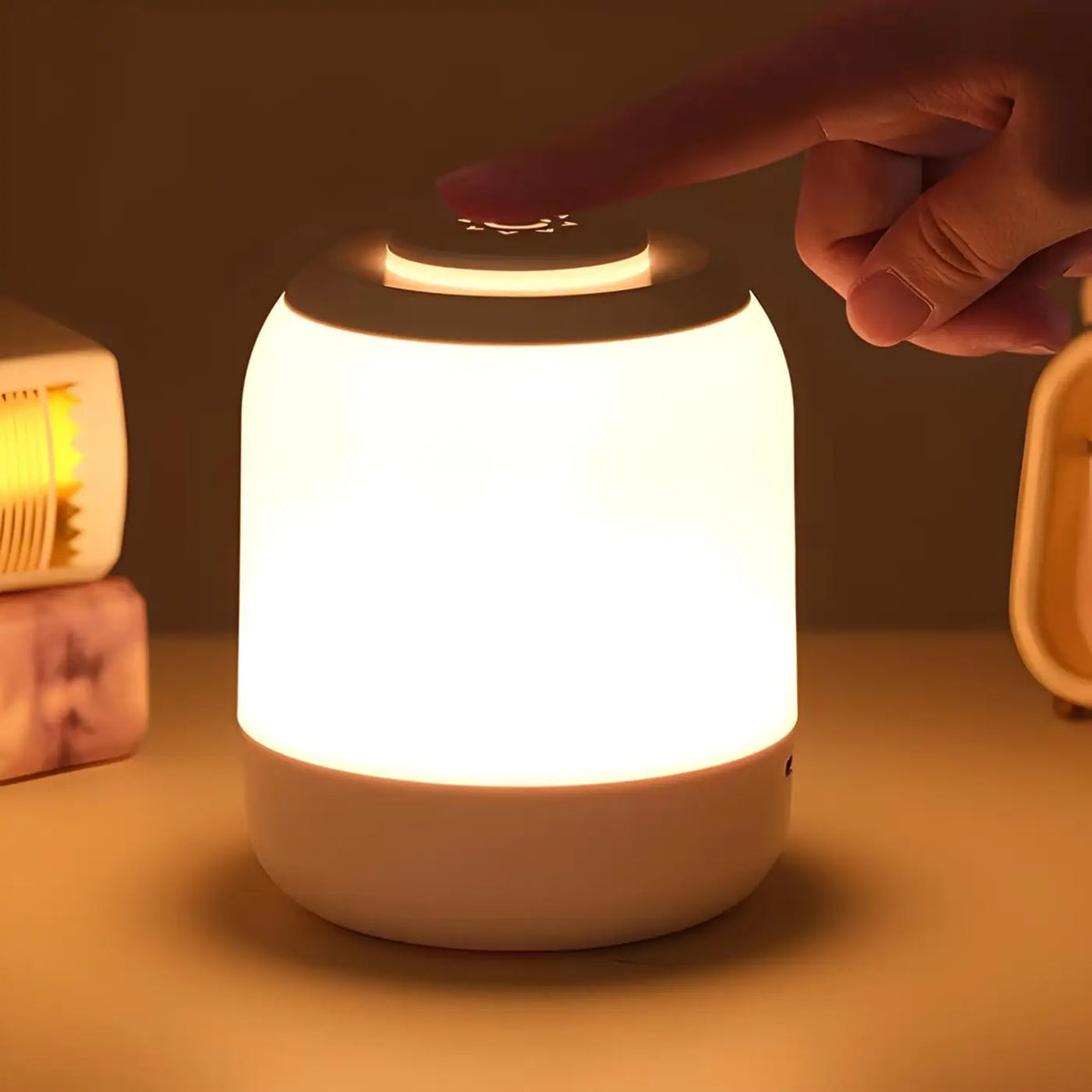 Veilleuse Minimaliste à Lumière Douce – Clania